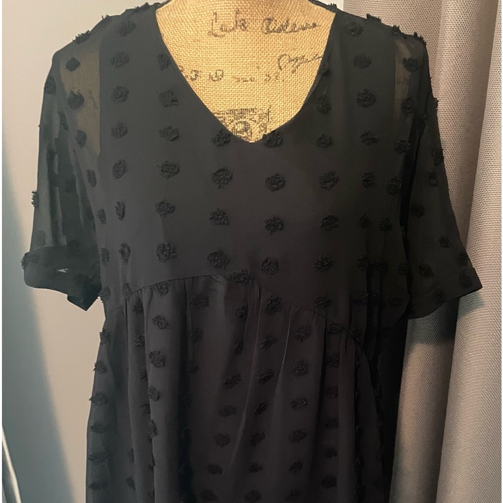 Black polka dots textured dress